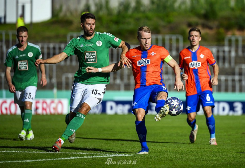 次关注她时 次关注她时